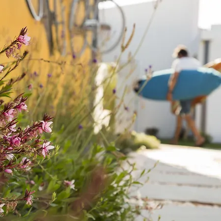 奥卡特鲁斯酒店 阿尔热祖尔