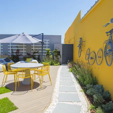 奥卡特鲁斯酒店 2* 阿尔热祖尔